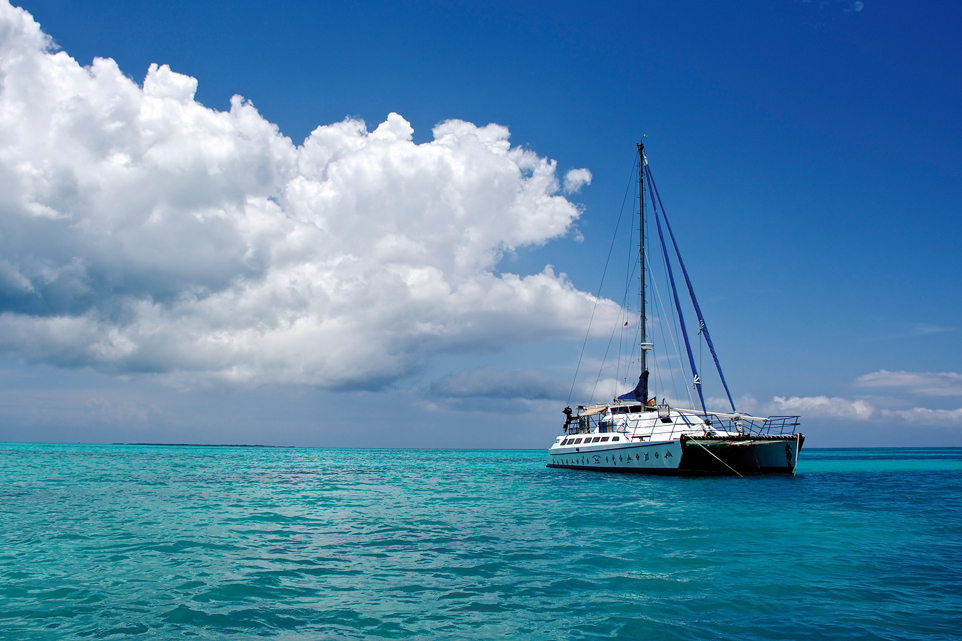 Teenager in a boat around the world