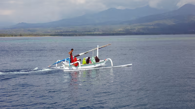 In the Lombok Strait, the shuttles are of course multihulls…  