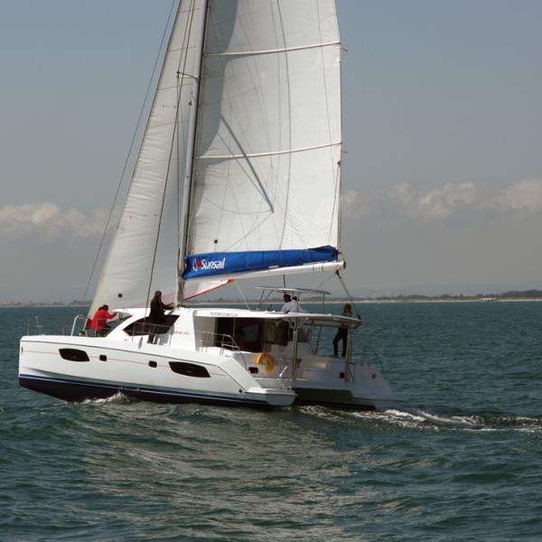 Thanks to the double steps, the Leopard 44 maintains fairly fine hulls at the waterline…
