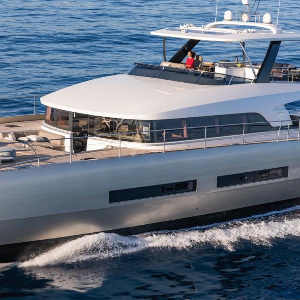 The design of the SEVENTY 8 allows an optimized passage through the water to achieve a good average speed in the greatest comfort.  Her semi-planing hulls give a very advantageous speed/fuel consumption ratio. 