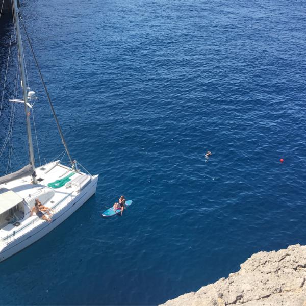The smallest of the Lagoons still looks good. A good choice for sabbatical cruises…