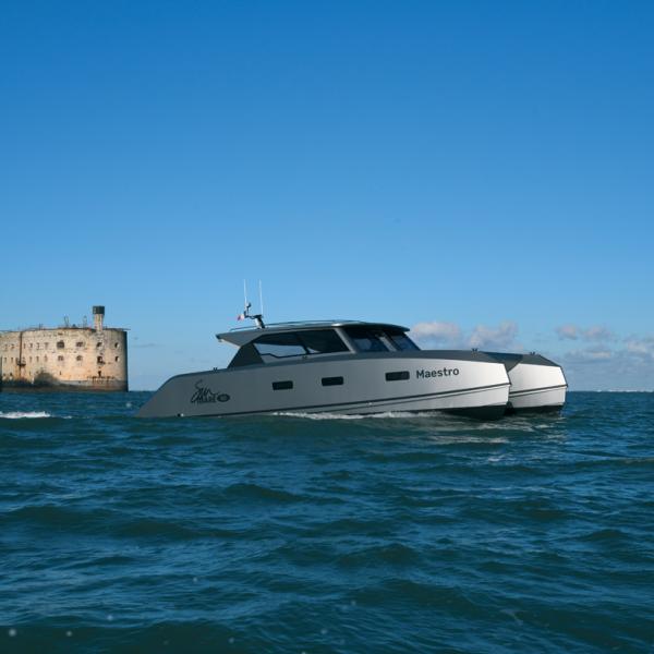 The Sunmare 50, just a few cables from Fort-Boyard, makes the most of the incomparable winter light.