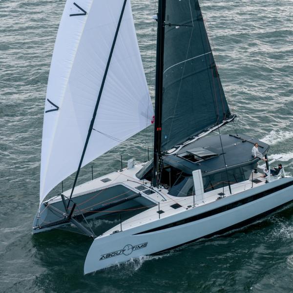 The HH52 is the successor to the 50. It displays the same elegance as its predecessor while further improving performance under sail - especially in the SC version.