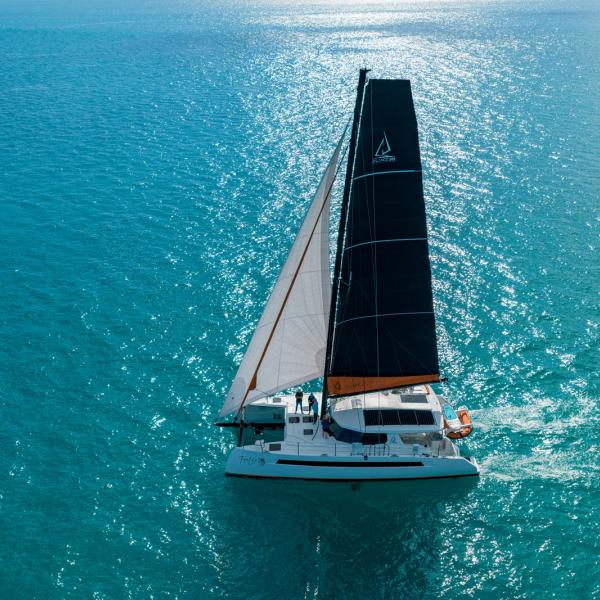 Under Code 0, our fully loaded Balance 502 managed to sail almost at wind speed.