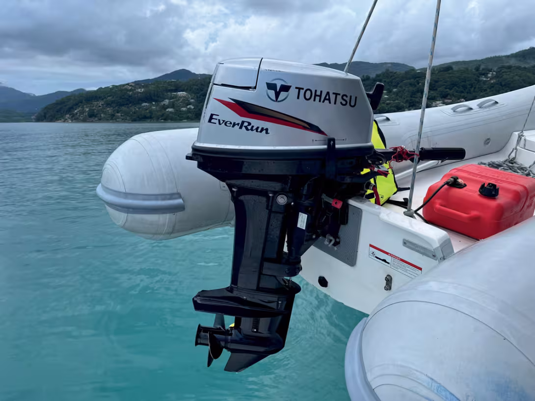 A dinghy’s fuel system is probably more vulnerable than it looks: the remote tank, and the fuel line and connectors are at risk from external knocks and bangs or sudden movements. Two good basic practices: secure the tank and always close  the breather.
