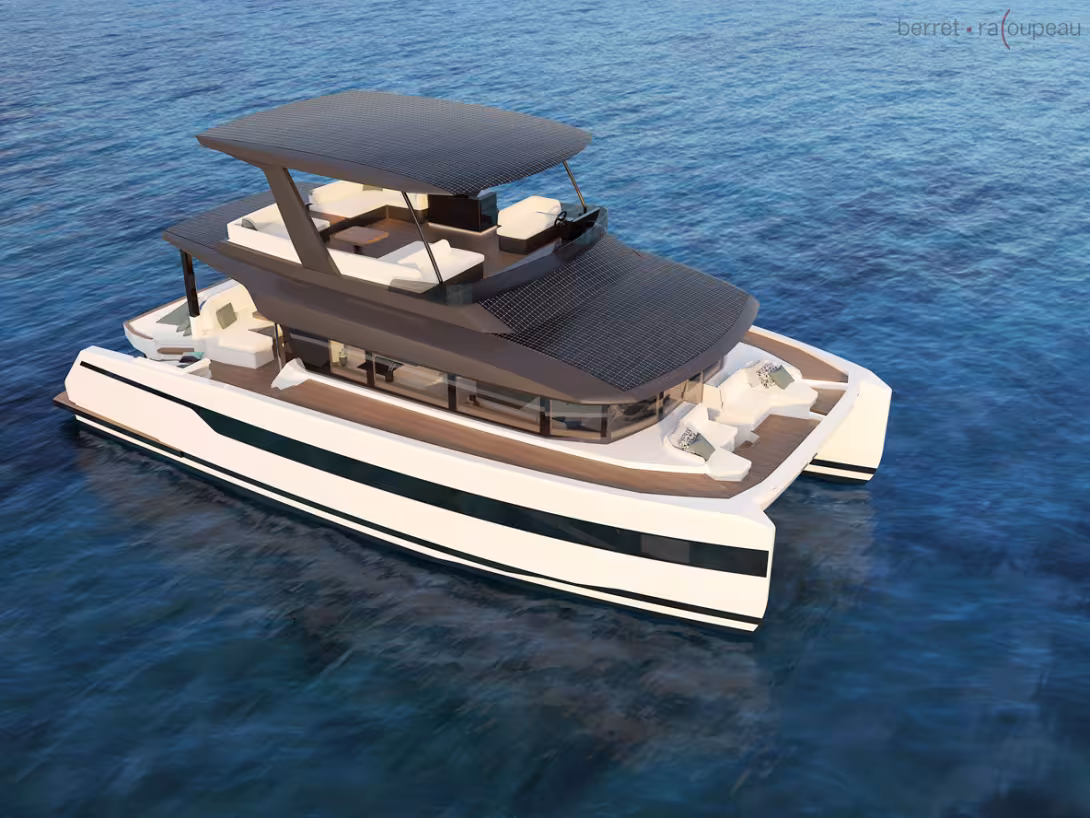 Electric powercats, such as this Whisper 50, due to be presented at Cannes, need a lot of photovoltaic panels for sufficient autonomy. Having the essential generator on board still classifies these units as hybrids.