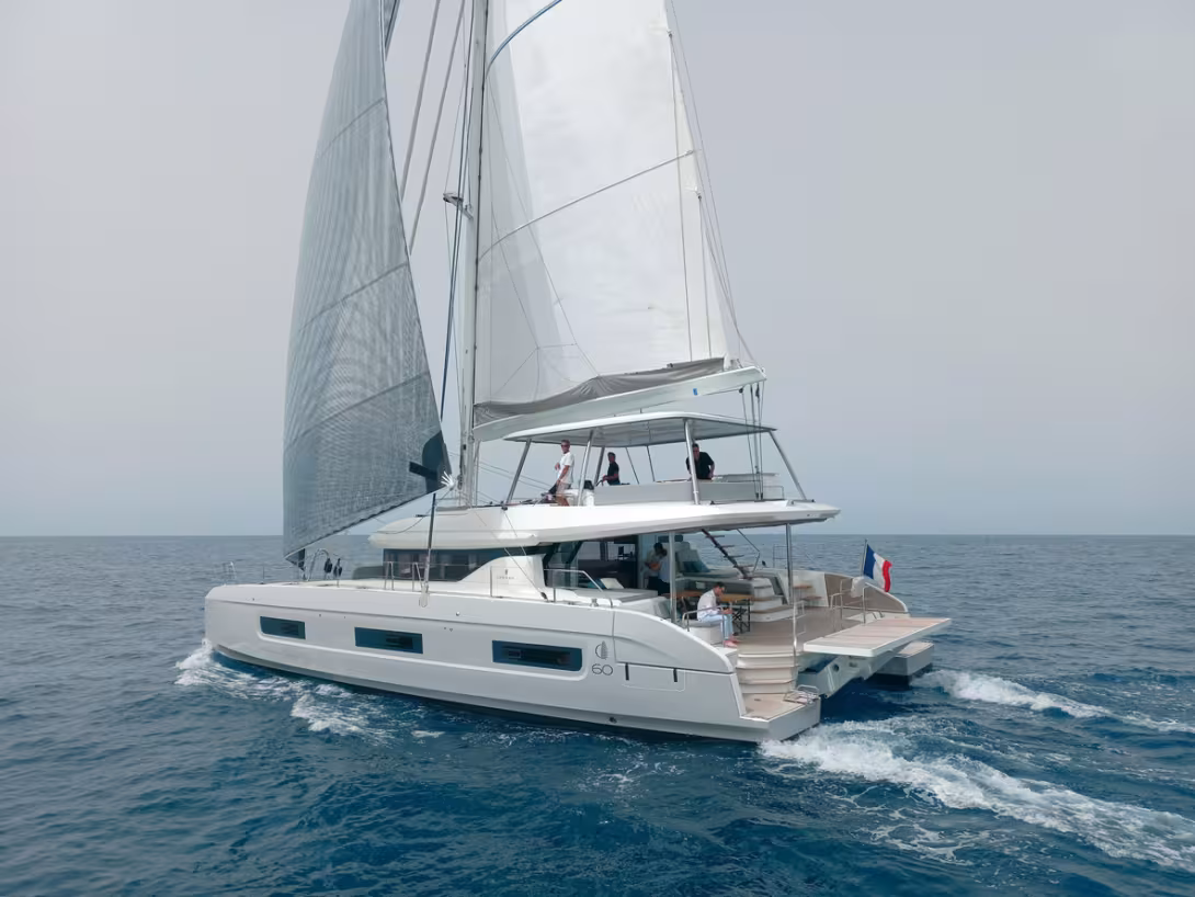 8 knots on the GPS with 8 knots of true wind: loving the gennaker!