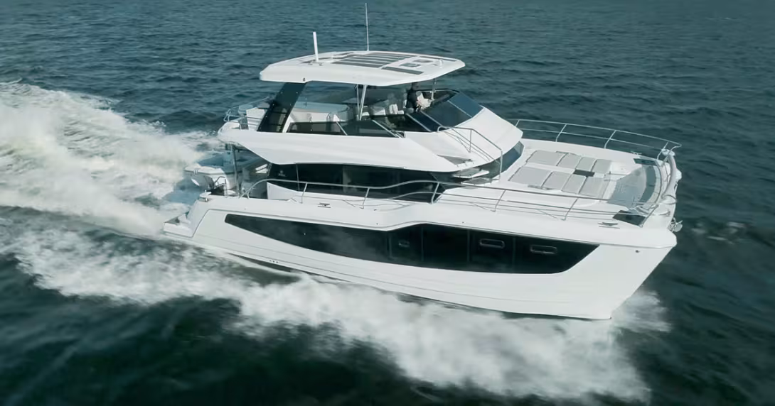 The Aquila 50 Yacht is designed by J&J Design and marks a clear evolution in Aquila styling: the deck line of the 50 Yacht is much higher than on previous models, particularly at the bow.