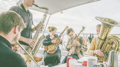 Jazz and catamarans A winning combination! (1/3)