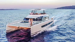 Power 67 Fountaine Pajot