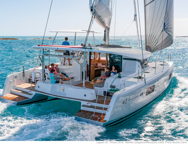 Lagoon 420 catamaran rig