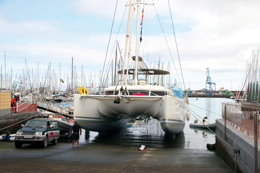 Out of water catamaran