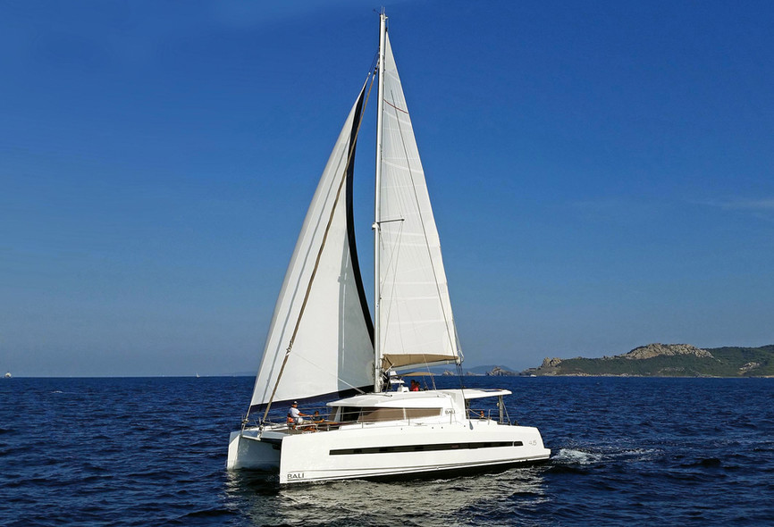 2015 Multihull buyer's guide : From 41 to 50 feet