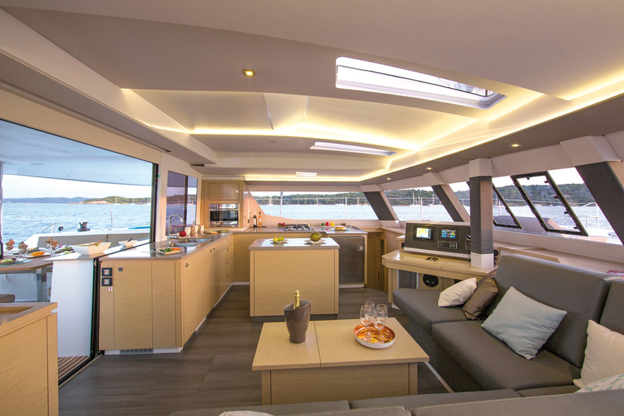 2015 Multihull buyer's guide : From 50 to 60 feet