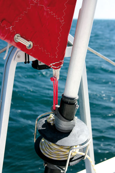 Catamaran basics make yourself a soft shackle