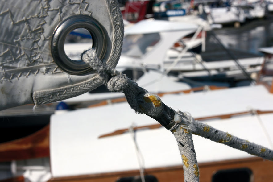 Catamaran basics make yourself a soft shackle