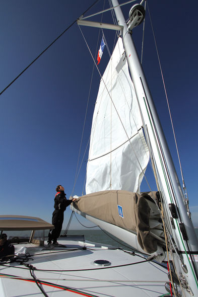 Setting the mainsail step 10