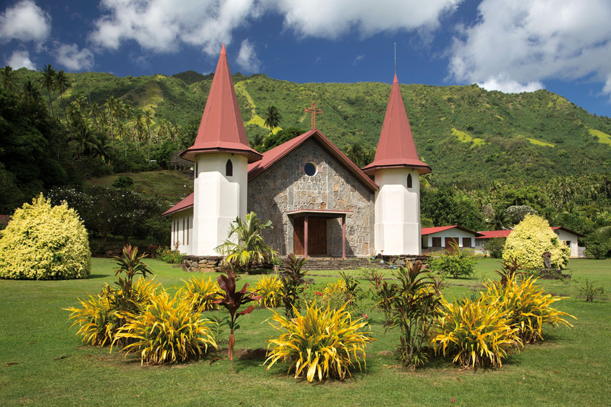 Cruising in Marquesas Islands