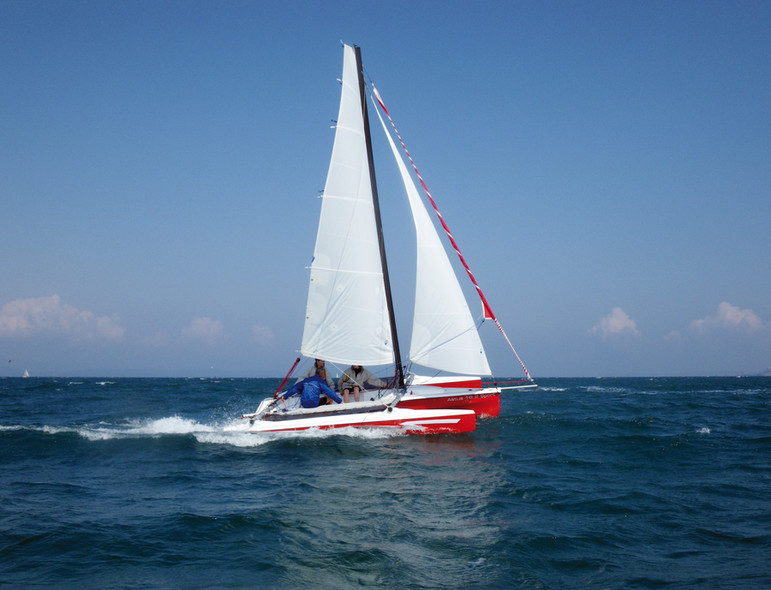 trimaran astus 18.2