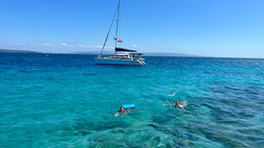 A catamaran-hitchhiker on a round the world tour 