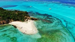 Grenadines: A Neel 45 kite trip