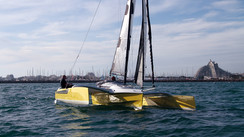 Dragonfly 25 vs. Astus 24