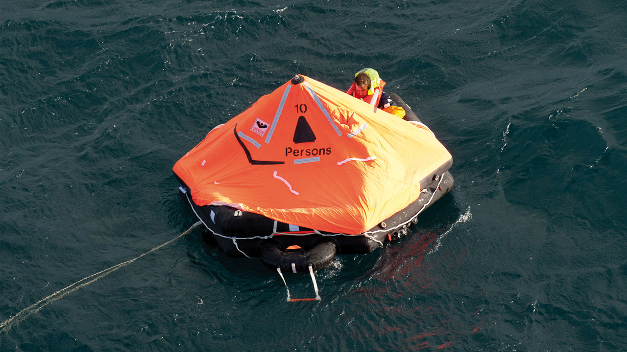 The essential liferaft: well-positioned, it must be easy to launch ...