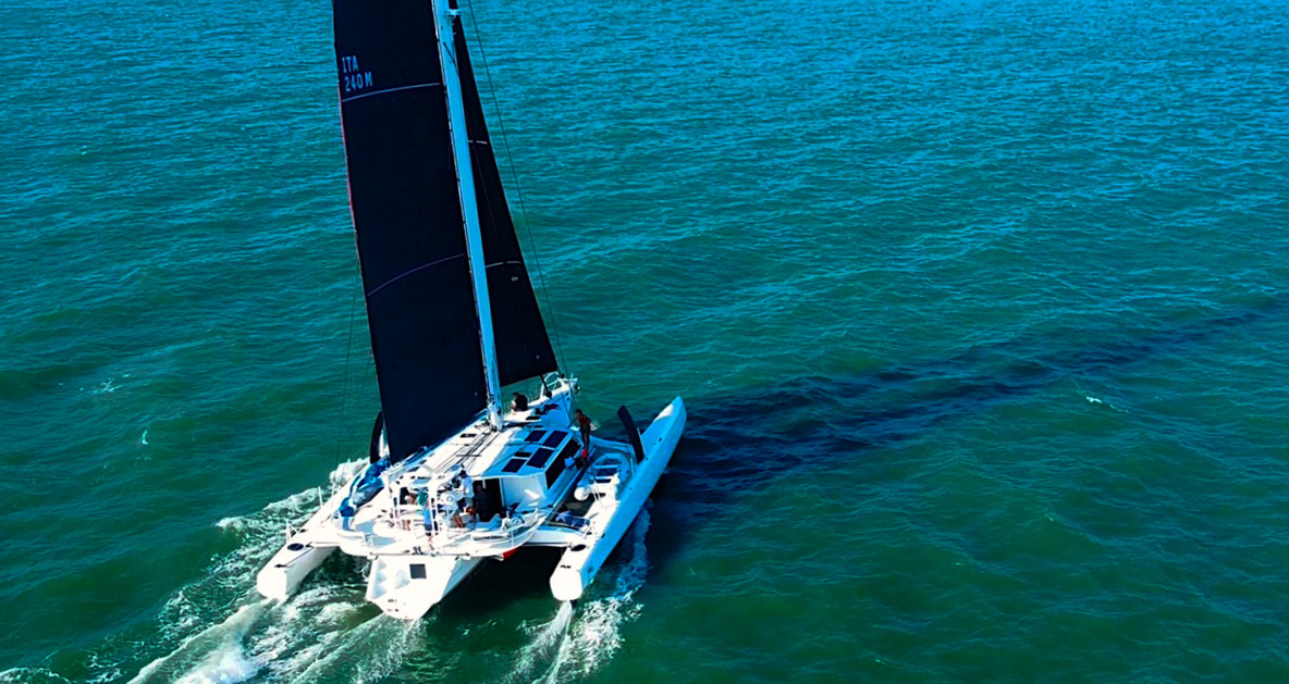 Rapido 53XS - A peak speed of 24 knots during initial seatrials