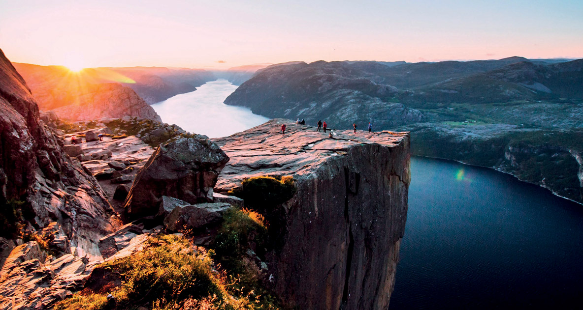Discovering the Preikestolen cliff - its plateau reaches 1,982 feet (604 meters) above the Lysefjord - is a must: 300,000 hikers make the trip every year! 