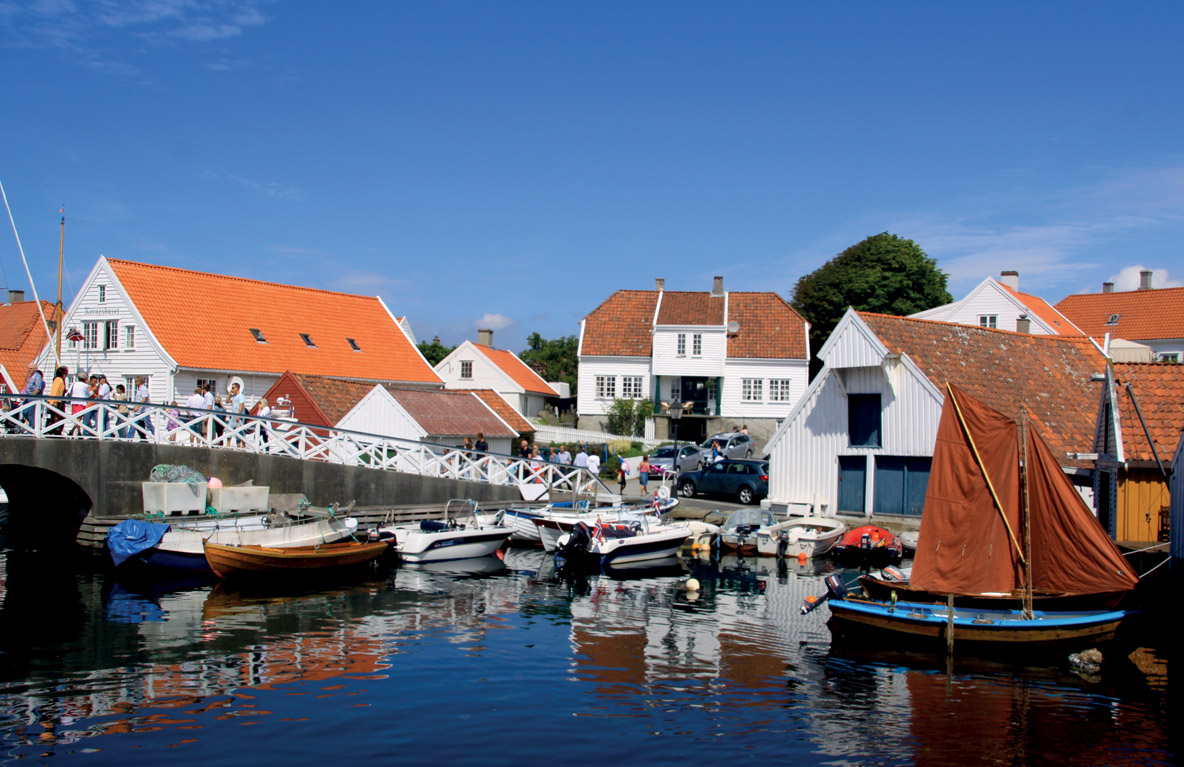 You will be enchanted by the village of Skudeneshavn with its wooden facades that are all painted white.