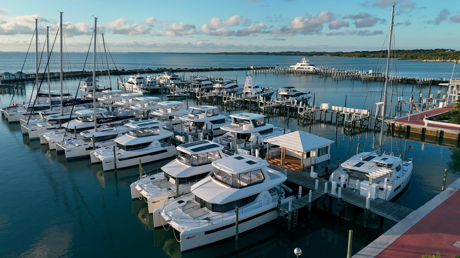 More and more marinas are adapting to accommodate multihulls while offering attractive rates. 