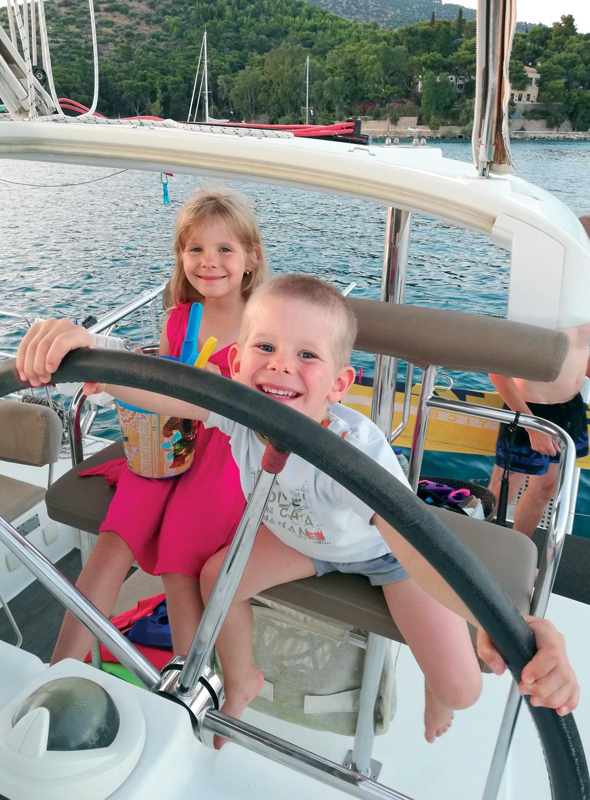 Summer 2019: Louna and Ayden are (almost!) captains of another Lagoon 400,  chartered in Greece this time.   