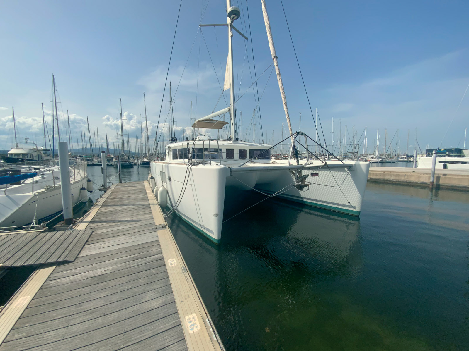 July 2022: Aurélia and Jonathan are the proud owners of a Lagoon 450 - the adventure could now begin!    