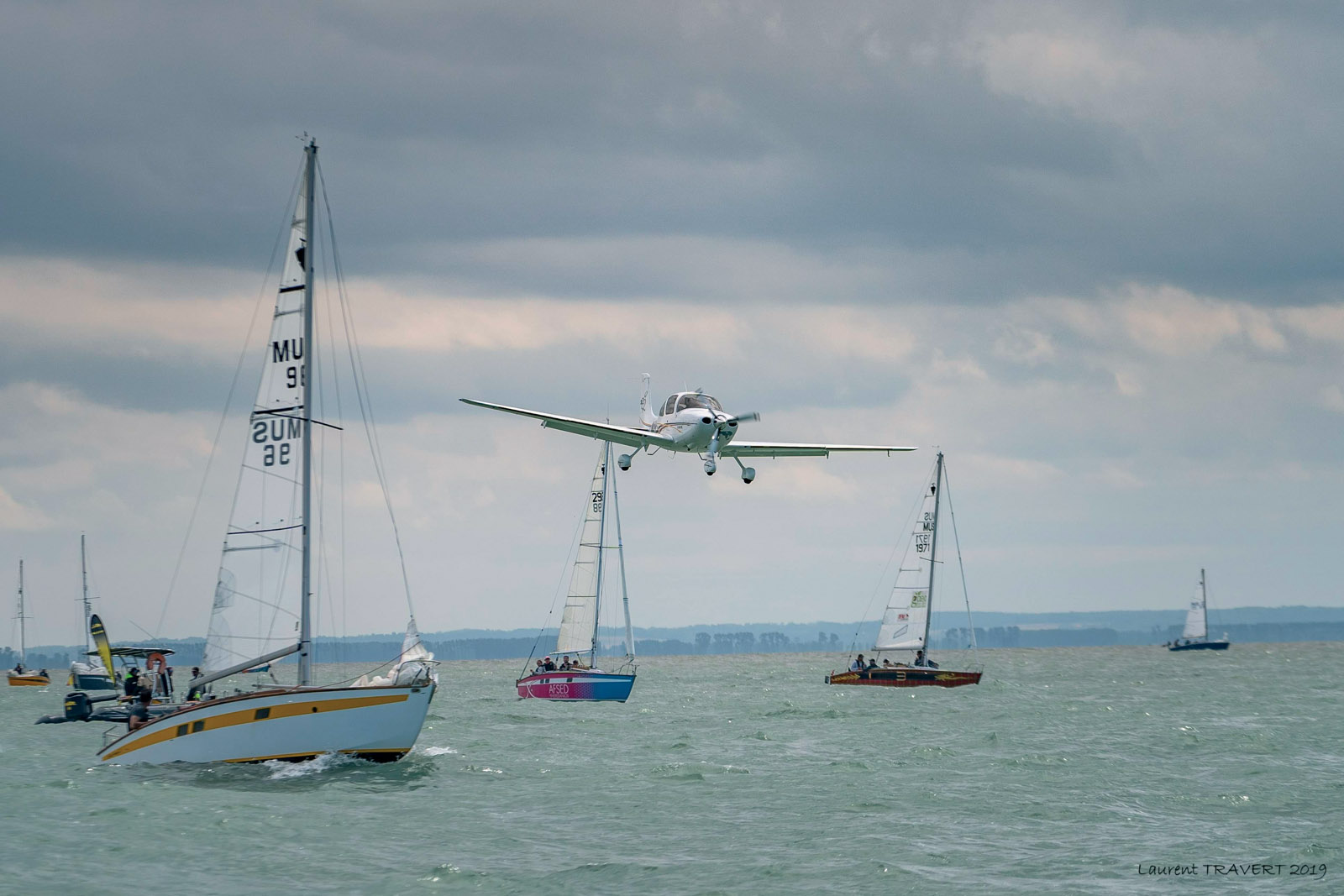 Before drones, there were helicopters... but also airplanes! ©Laurent Travert