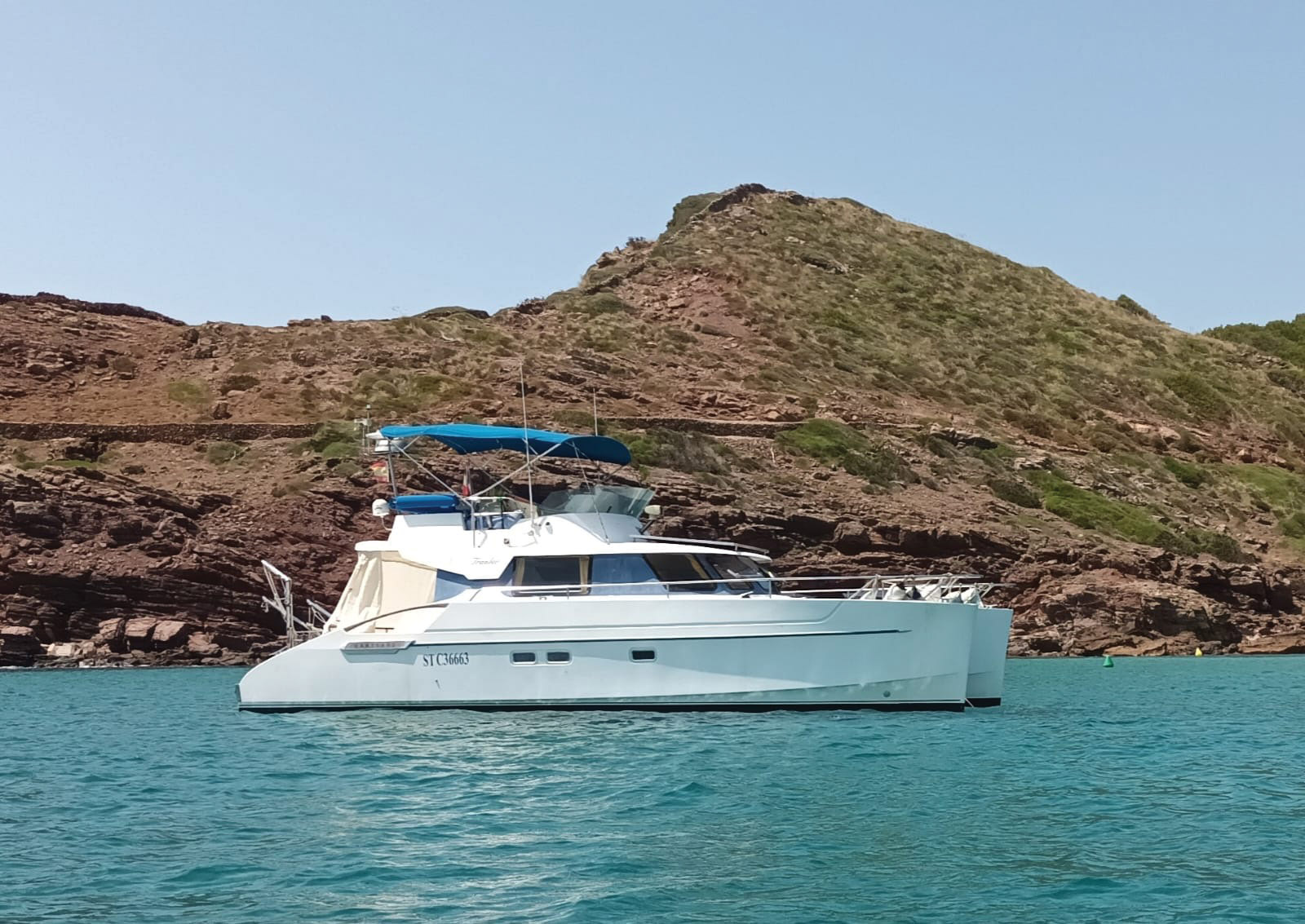 What if 37 feet and two engines were enough for amazing adventures?<br/>If you’re not convinced, take a look at this Maryland 37.