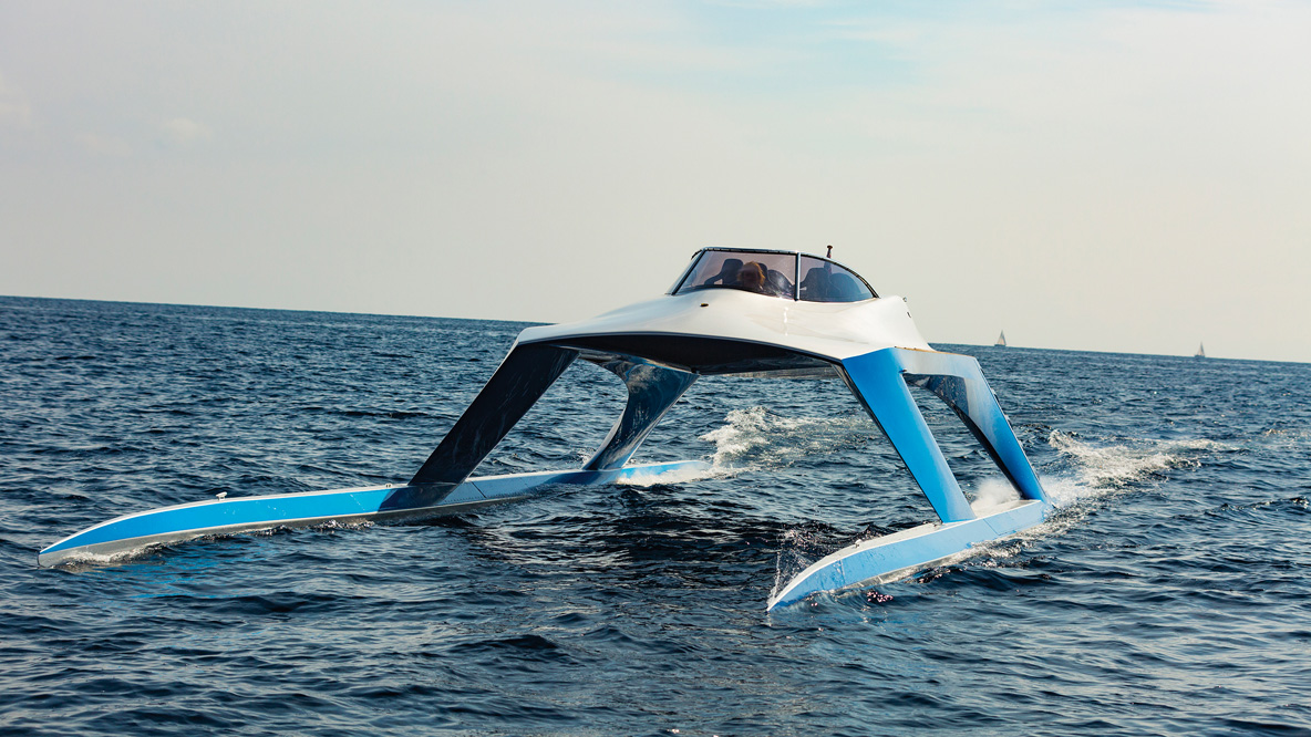 GLIDER YACHTS S18 James Bond’s yacht News from the builders