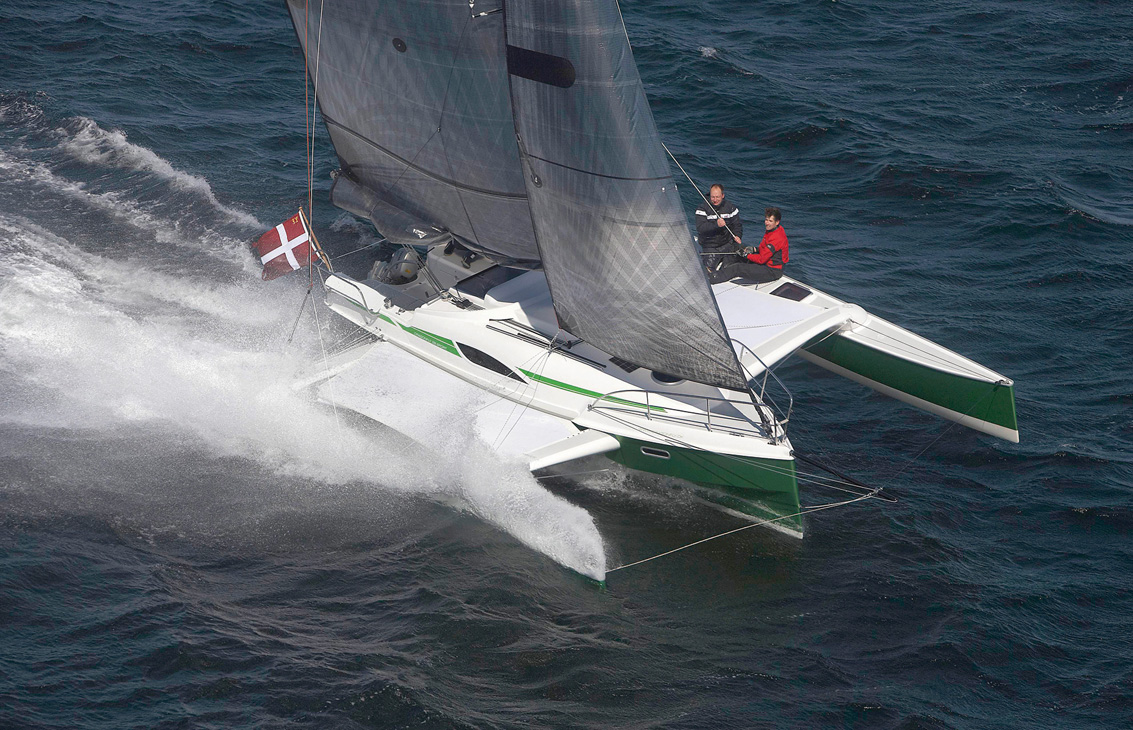 Парусный тримаран Hydroptere